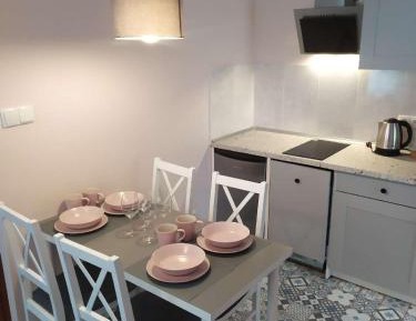 Apartment with Mountain View