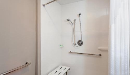 Executive King Room - Mobility Access Roll in Shower/Non-Smoking