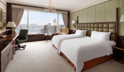 Island Shangri-La Deluxe Harbor View Twin Room