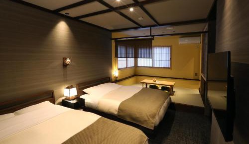 Deluxe Family Room