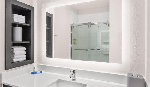 Standard Queen Room with Two Queen Beds