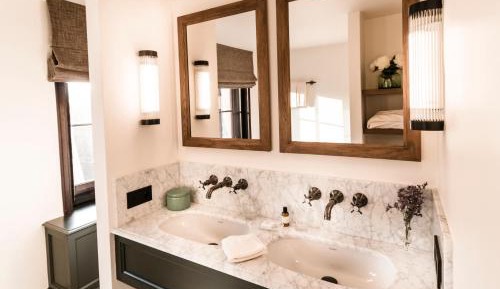 Duplex Deluxe King Suite