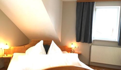 Two-Bedroom Apartment with Spa Bath