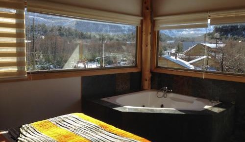 Double Room with Private Bathroom and Jacuzzi