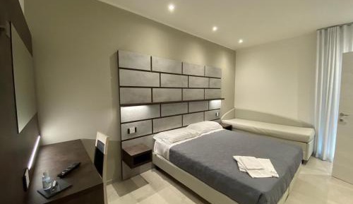 Quadruple Room with Private Bathroom