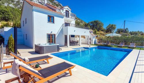 Villa with Private Pool