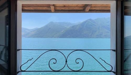 Apartment with Lake View