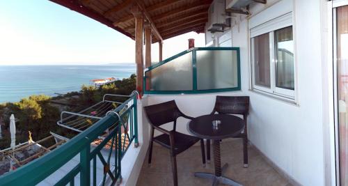 Studio (3 Adults)
