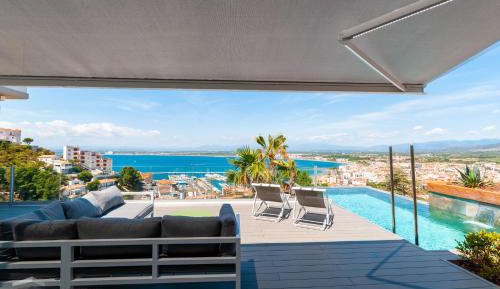 Holiday Home with sea view