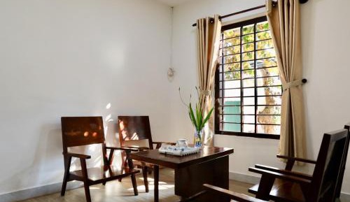 Family Room with Garden View
