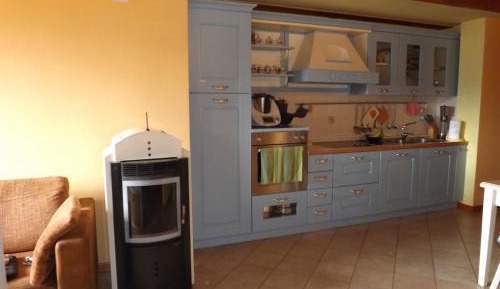 Apartment with Mountain View