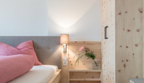 Apartment with Mountain View