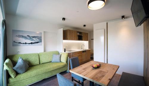 Apartment with Garden View