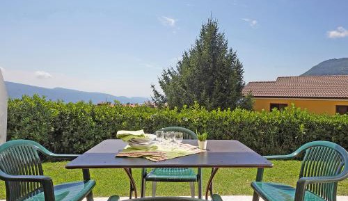 Economy Two-Bedroom Apartment with Mountain View