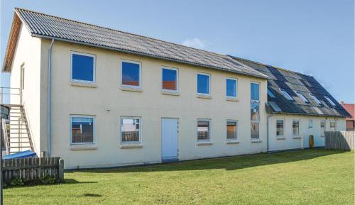 Seventeen-Bedroom Holiday home