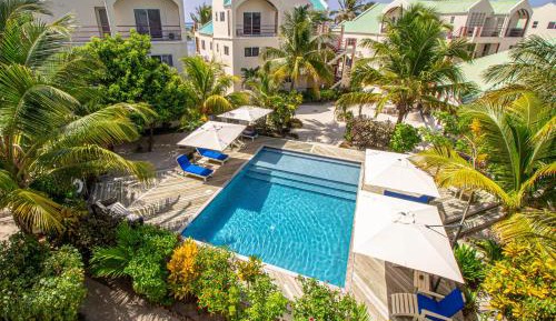 Junior Suite with Pool View