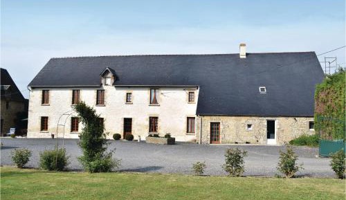 Three-Bedroom Holiday Home 
