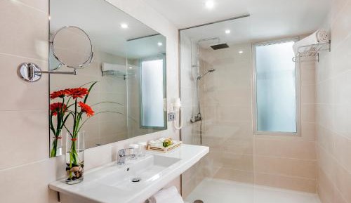 Deluxe Double Room with Spa Bath 