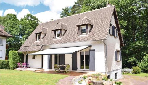 Four-Bedroom Holiday Home