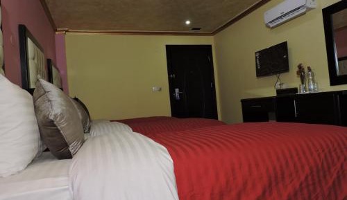 Triple Room with City View