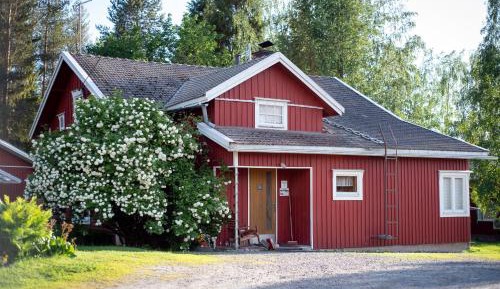 Three-Bedroom House with Private Sauna