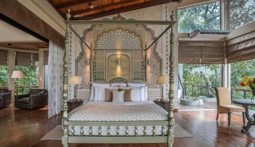 Suite with Mountain View