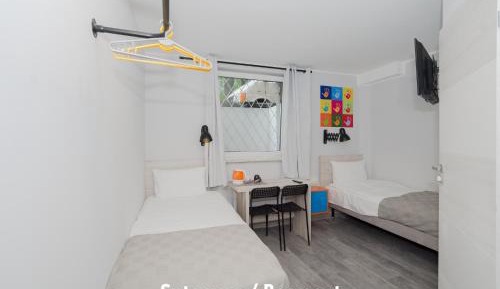 Twin Room with Private Bathroom - Lower Ground Floor (No. 14)