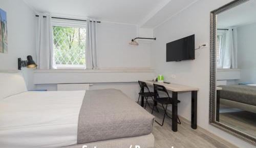 Double Room with Private Bathroom - Lower Ground Floor (No. 12)