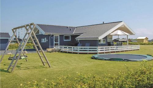 Three-Bedroom Holiday Home 