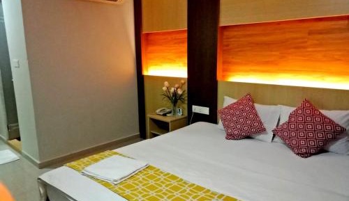 Deluxe Queen Room