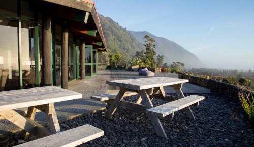 Three-Bedroom Cottage - RataView