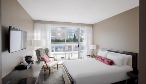 Standard Queen Room