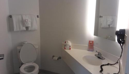 Standard Queen Room - Non-Smoking