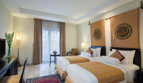 Deluxe Legacy King or Twin Room