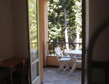  Quadruple Room with Partial Lake View 