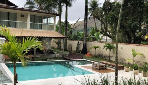 Apartment with Pool View 