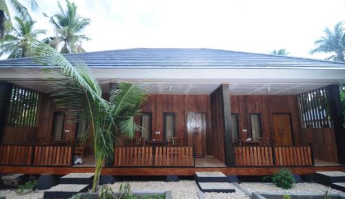 Bungalow with Garden View