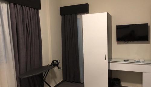 Apartment with Mountain View