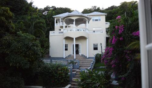 Queen Room with Garden View