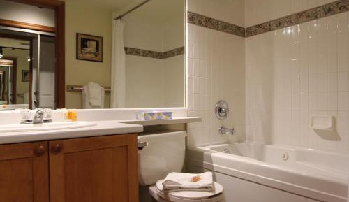 Two-Bedroom Apartment with Hot Tub