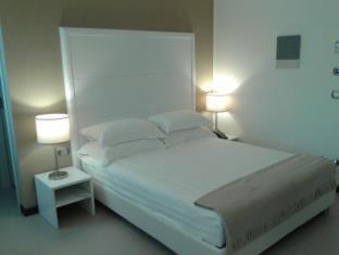 Deluxe Double or Twin Room with City View