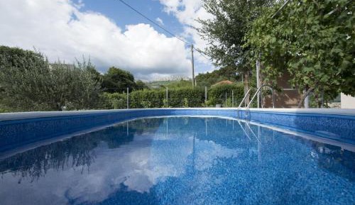 One-Bedroom House with Pool