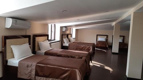 6-Bed Mixed Dormitory Room