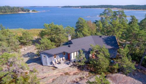 Two-Bedroom Cottage with Sauna
