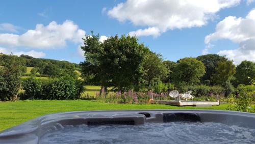 Garden Room with Hot Tub - Stiperstones