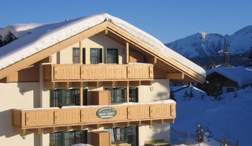 Three-Bedroom Apartment with Mountain View
