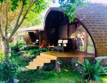 Bungalow with River View