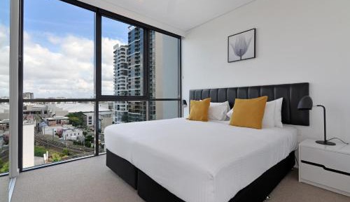 Two Bedroom Two Bathroom City View Apartment