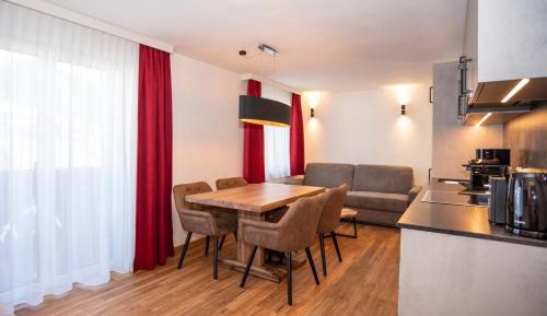 Apartment with Mountain View