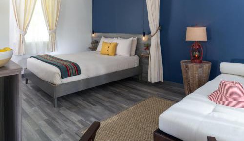 Queen Room with Garden View